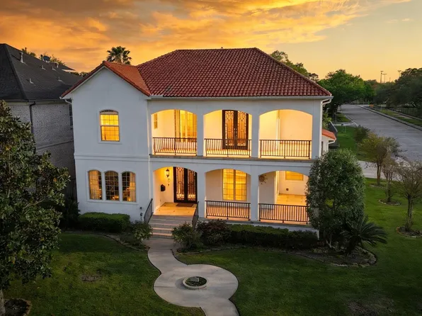 3767 Bellefontaine St, Houston, TX 77025