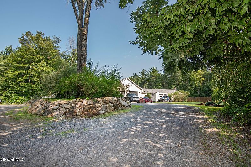 5th image of 122 Plank Road
