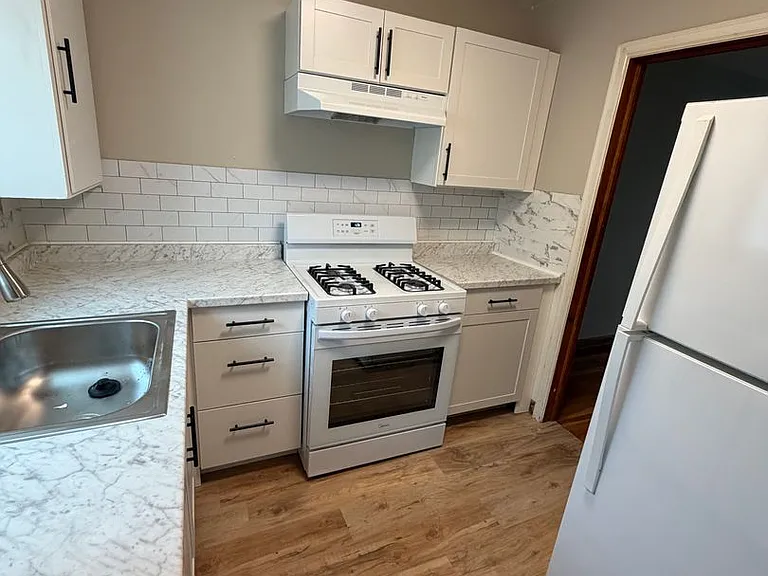 108 W Huron Ave — Photo 11