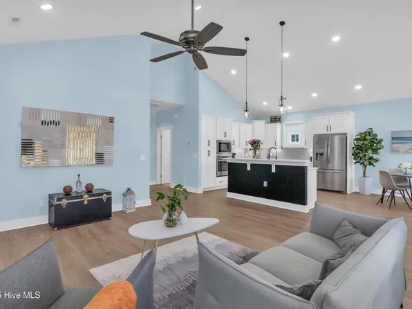 405 Ivy Lane, Carolina Beach, NC 28428