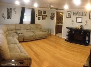 719 S Meadow Ln, Manito, IL 61546