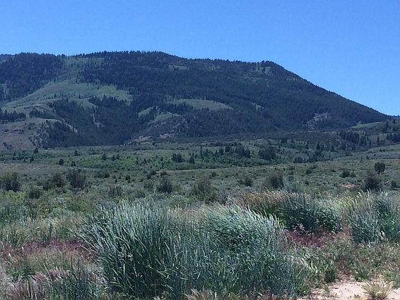3rd image of 2 Summit Cir