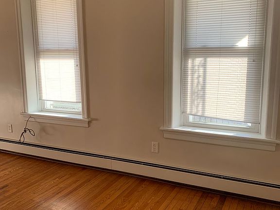 5th image of 633 S Potomac St #633