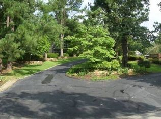 8 E Lovers Ln, Fayetteville, AR 72701