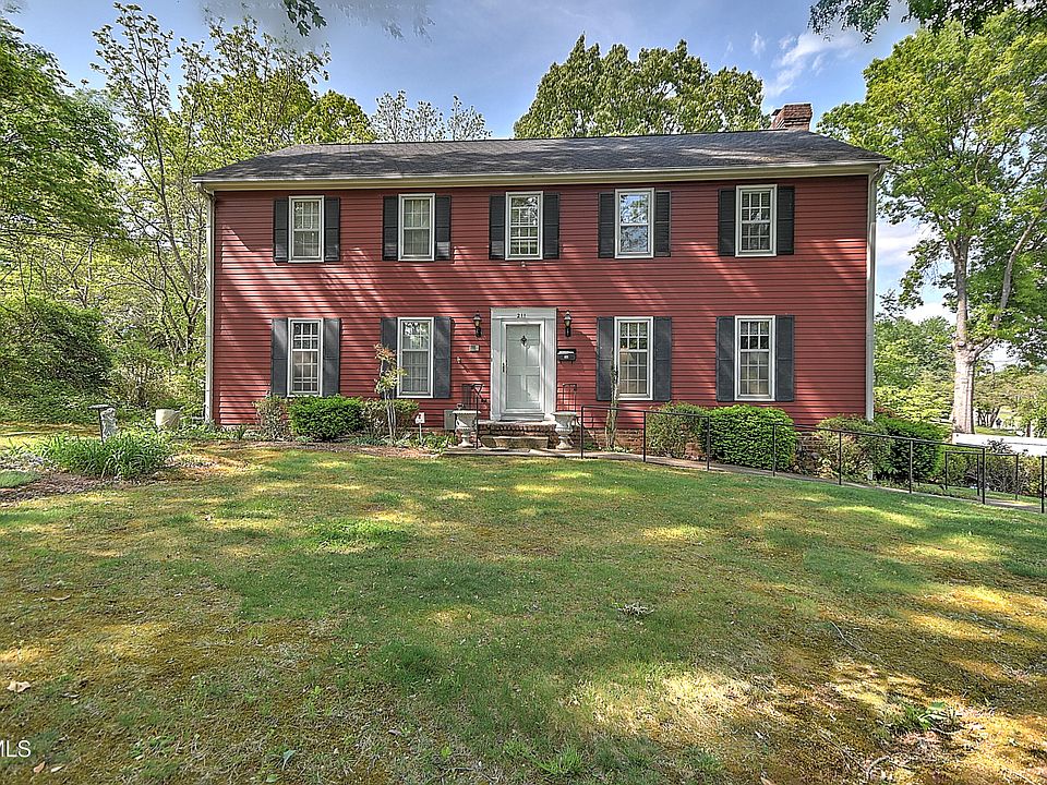 1st image of 211 Crestwood Dr