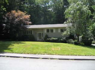 27 Hillcrest Rd, Medfield, MA 02052