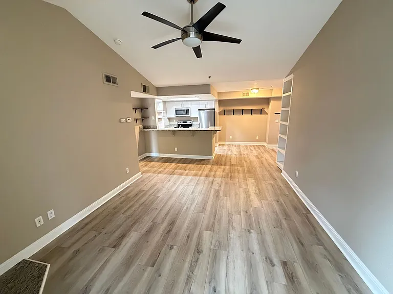 2560 Oak Rd #321 — Photo 7