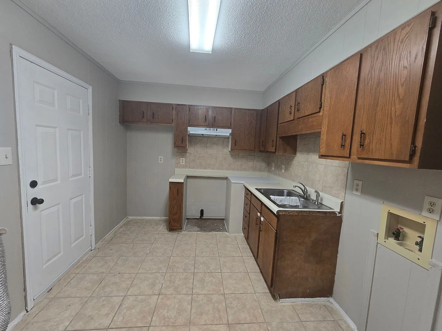 208 Julian Ave — Photo 2