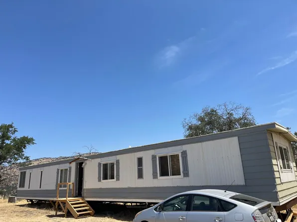 37575 Shadybrook Ln, Squaw Valley, CA 93675