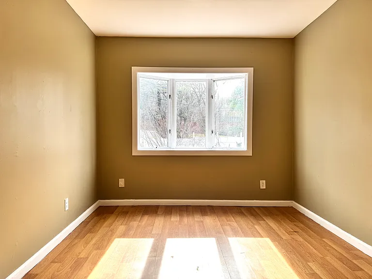 42 Bennett Ave #2 — Photo 6
