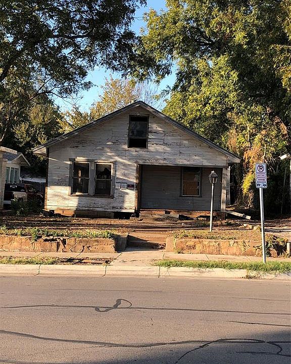 1st image of 2721 Meadowbrook Dr