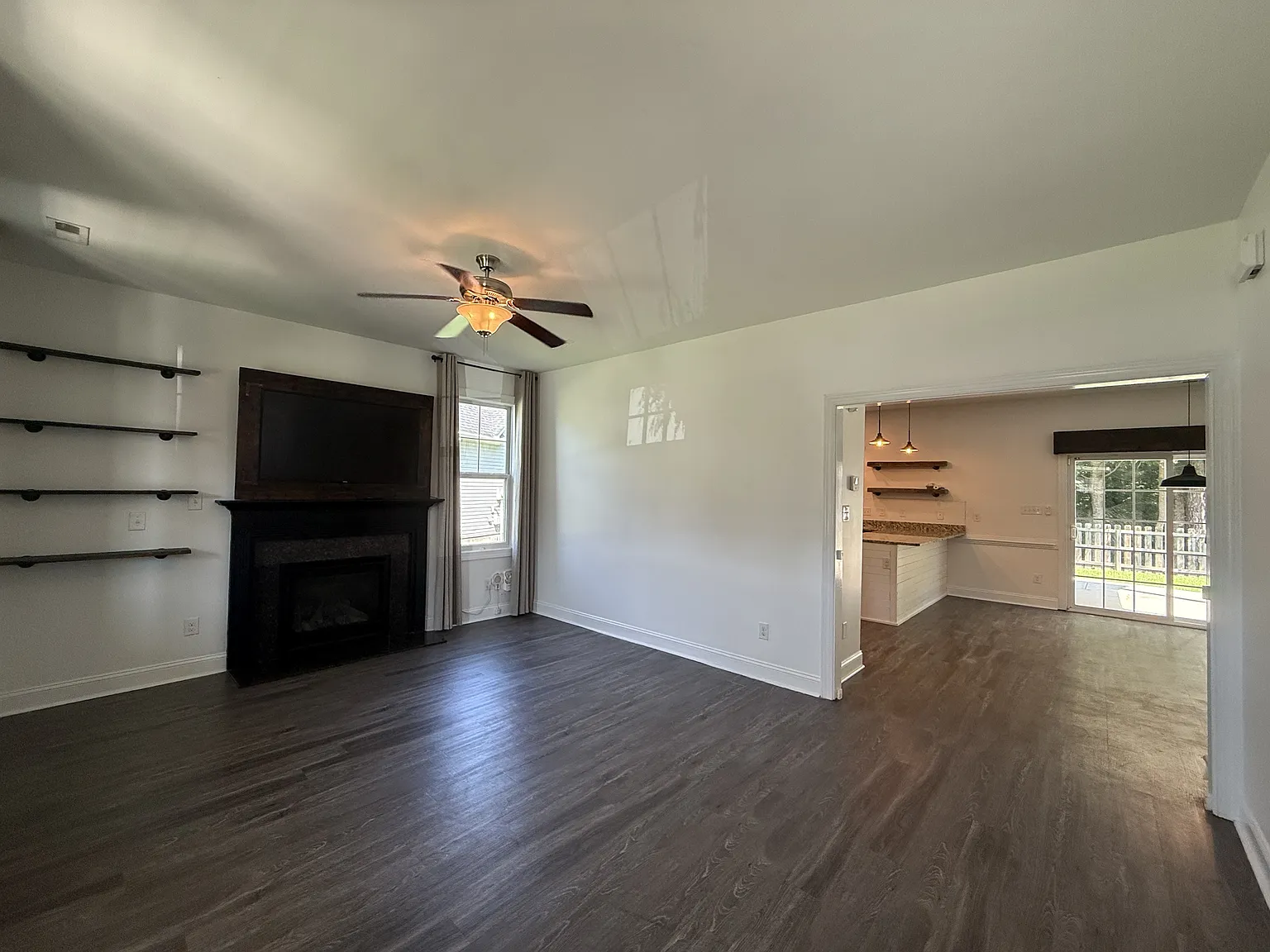 804 Oleander Street - 1 — Photo 3