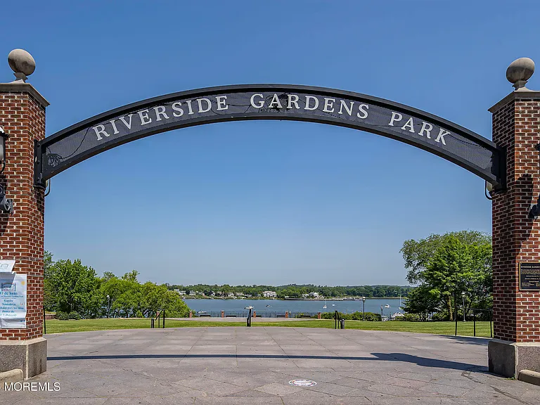 96 Lake Shore Dr — Photo 30