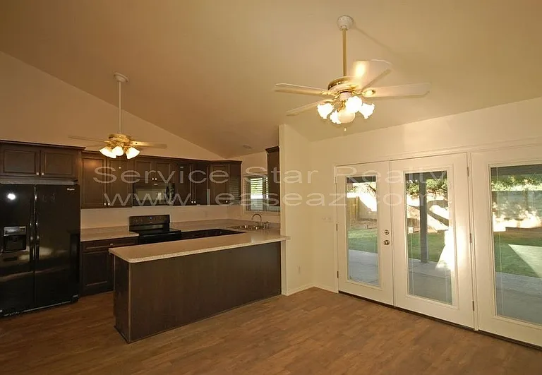 7247 S Alder Dr — Photo 4