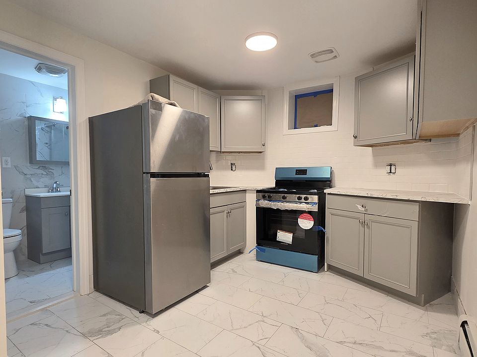 1st image of 221 E 3rd St #B1