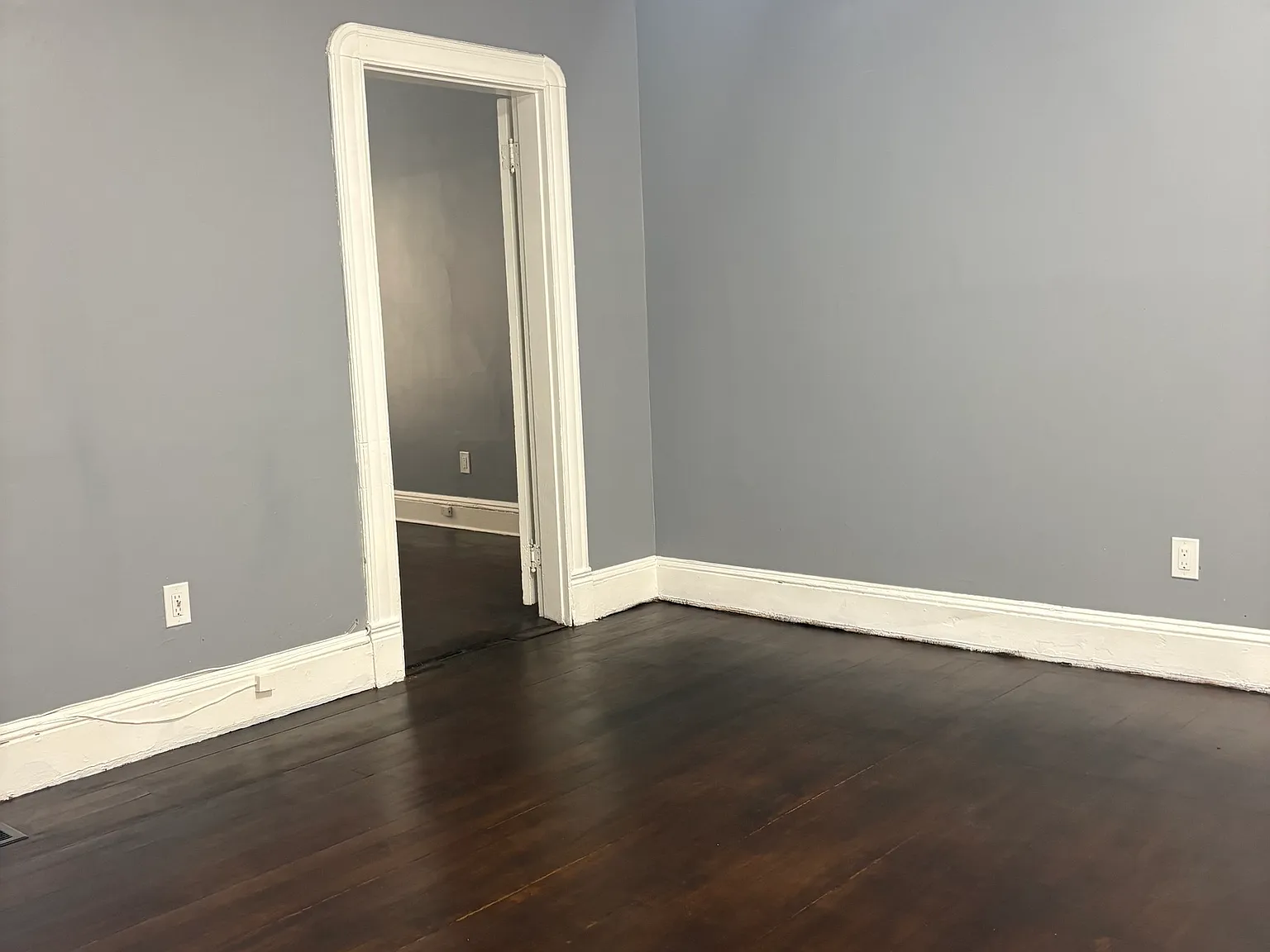 3 bed, 1.0 bath, 3538 sqft, $1,750 — Photo 3