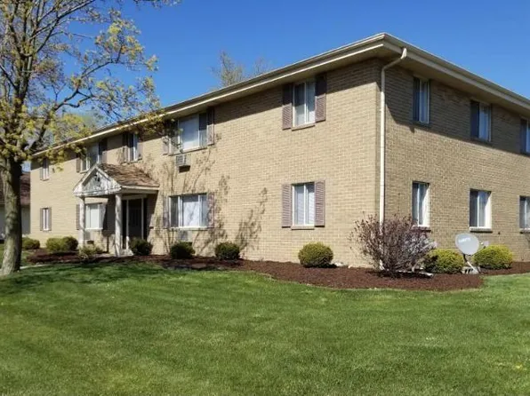 9047 16th Ave APT 201, Kenosha, WI 53143