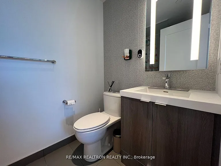 575 Bloor St E #2608 — Photo 38