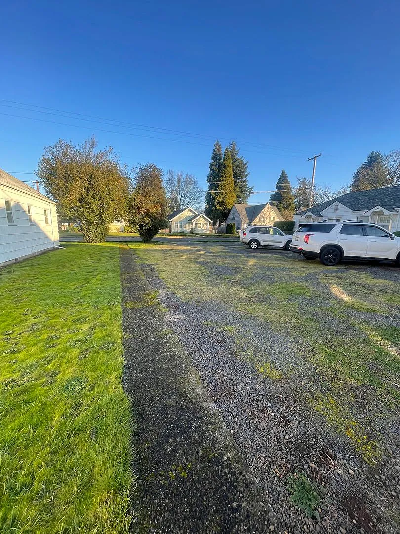 530 Grove St — Photo 3