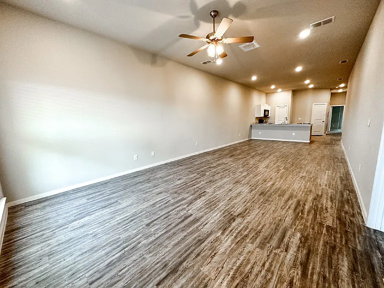 1905 Langford Ave #1 — Photo 5