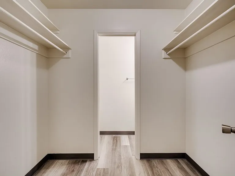 Mariner II Apartments — Photo 33