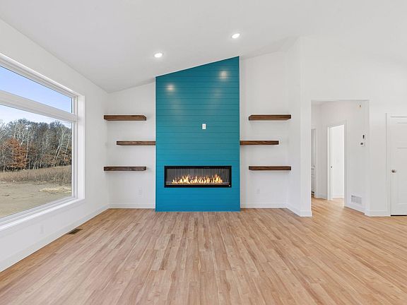 5th image of 21920 Coral Sea St NE