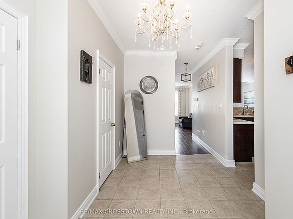 5th image of 996 Booth Ave