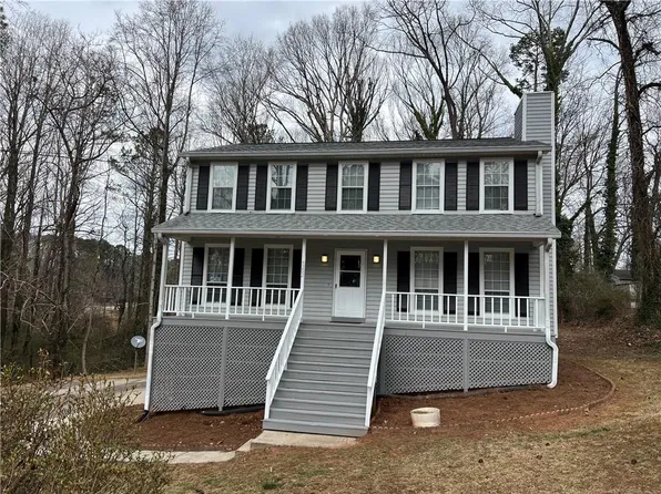 5202 Selene Dr, Stone Mountain, GA 30088