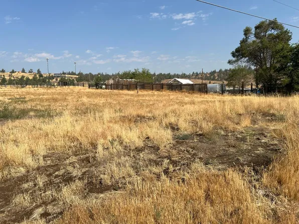 370 NE Meadowlark Ln, Madras, OR 97741