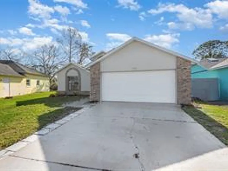 3846 Long Grove Ln — Photo 3