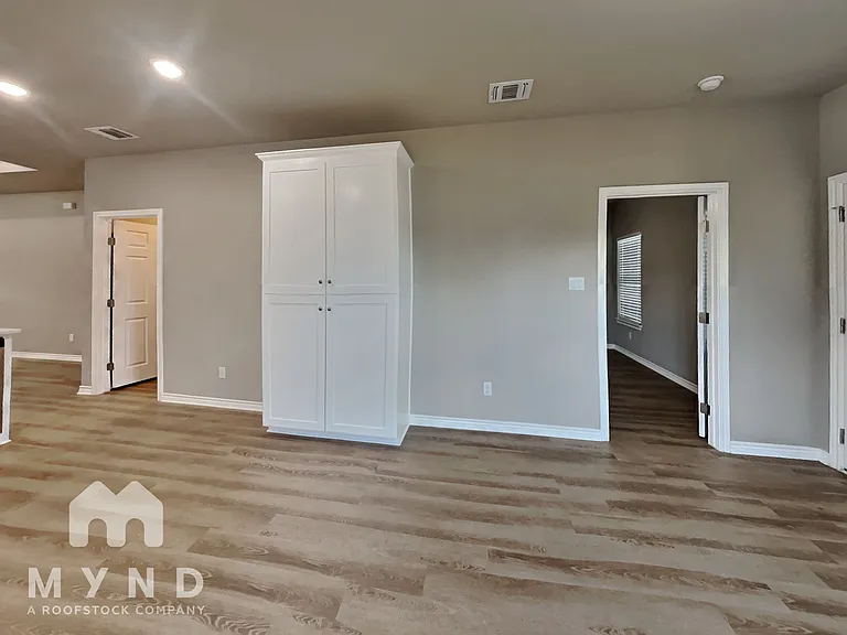 5621 Van Horn Dr — Photo 8