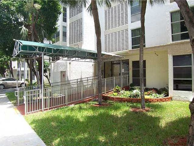 1st image of 17620 Atlantic Blvd APT 402