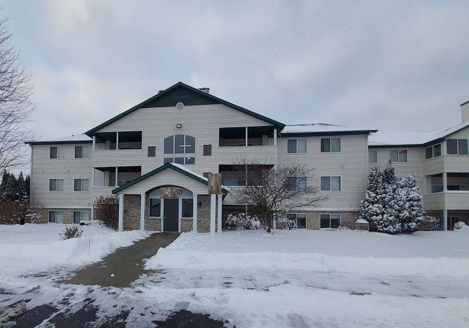 1st image of 6567 Clover Ct SE #200