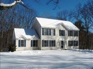 41 Prescott Heights Rd, Hooksett, NH 03106