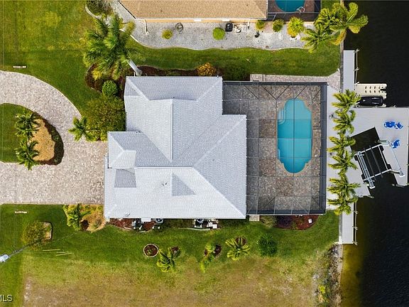 3rd image of 2803 SW 34th Ter