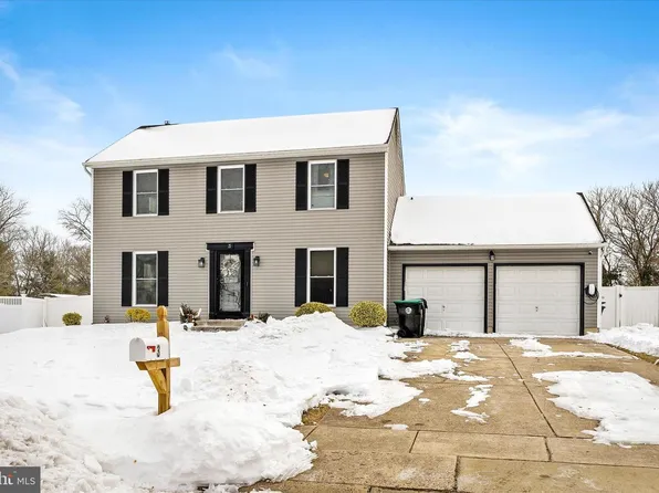 3 Scenic View Dr, Sicklerville, NJ 08081