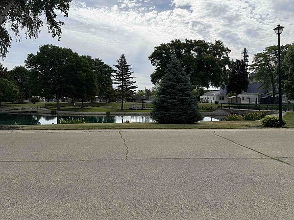 2nd image of 31 Maple Grove Ave