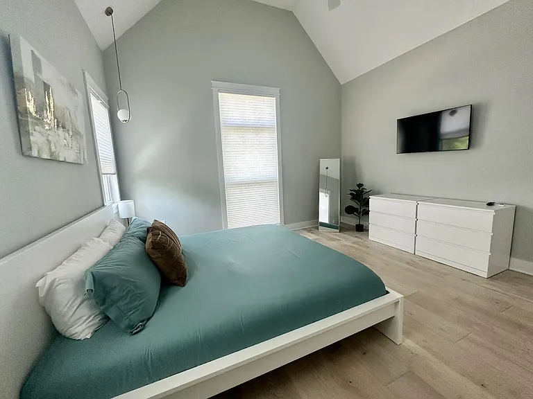 1108 Lenore St — Photo 56