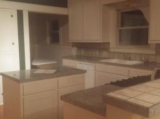 701 S Locust St, Venus, TX 76084