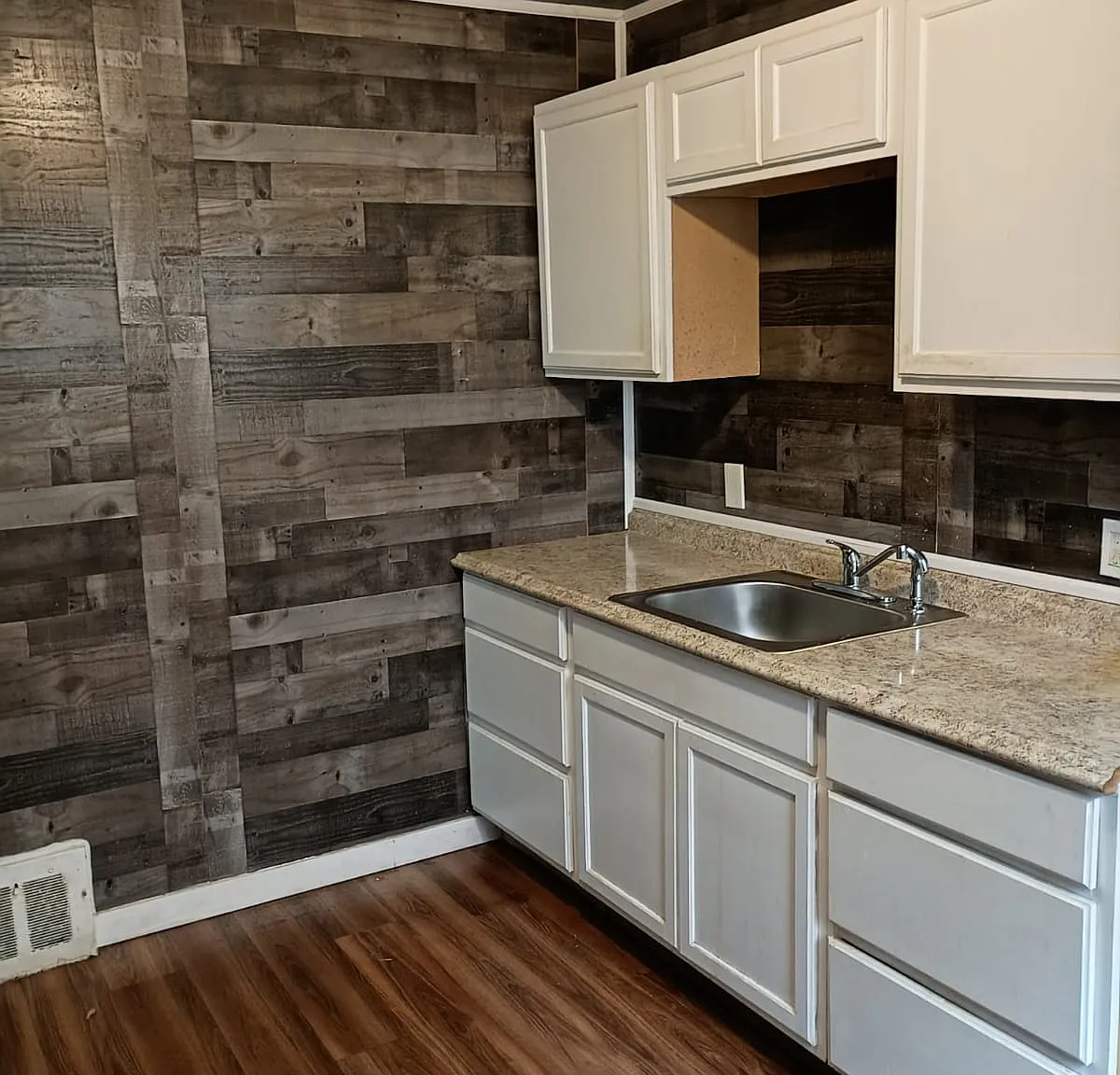3 bed, 1.5 bath, 1261 sqft, $1,400 — Photo 2