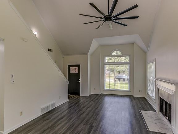 3rd image of 3133 Stonecrest Cir
