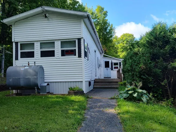 647 Dover Road, Dexter, ME 04930