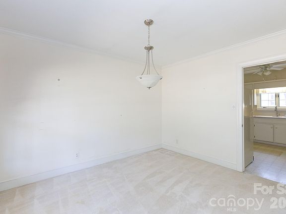 5th image of 829 Rawlinson Rd