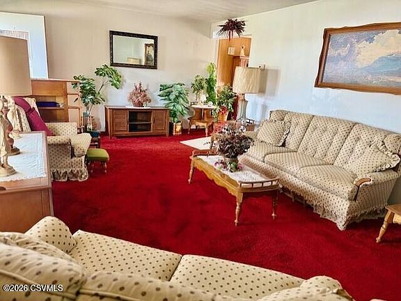 4th image of 1024 Sunset Dr