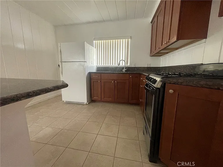 136 W Orange St — Photo 6
