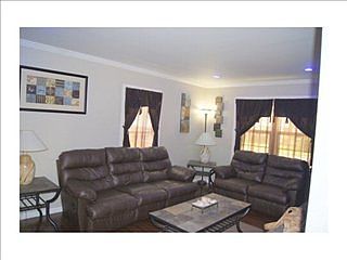 4th image of 3004 Kenmore Ave