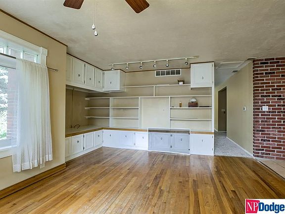 5th image of 8922 Laurie Cir