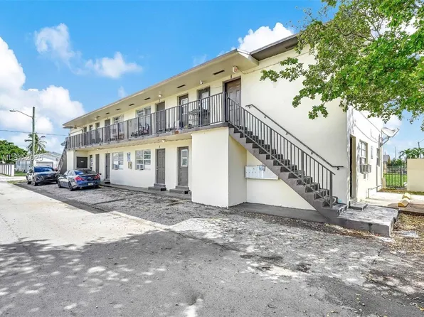 324 NW 3rd St, Hallandale, FL 33009