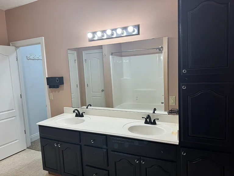 1050 Gage Dr — Photo 29