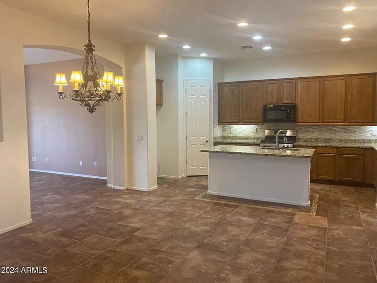 16192 W Cocopah St — Photo 3